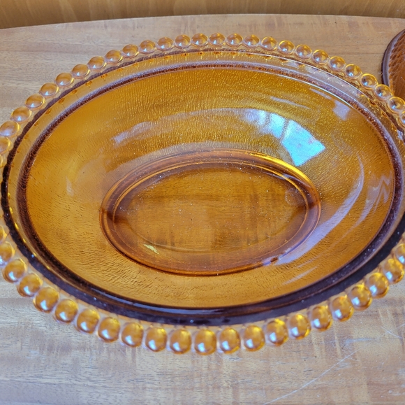 VINTAGE AMBER GLASS COLORED HEN ON A NEST. - Picture 4 of 7